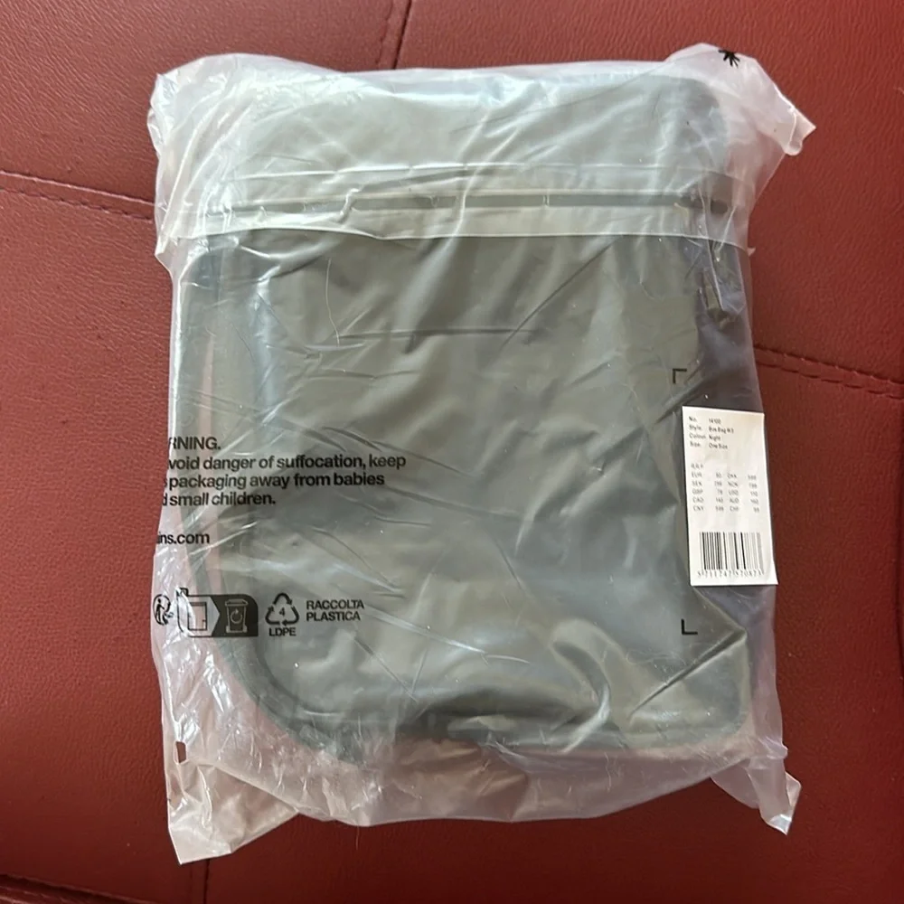 RAINS- Box Bag in Night - Picture 5 of 5